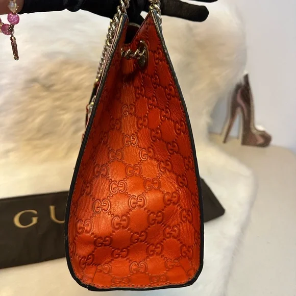 Gucci Tangerine Embossed Leather Shoulder Bag with gold hardware - Picture 10 of 17
